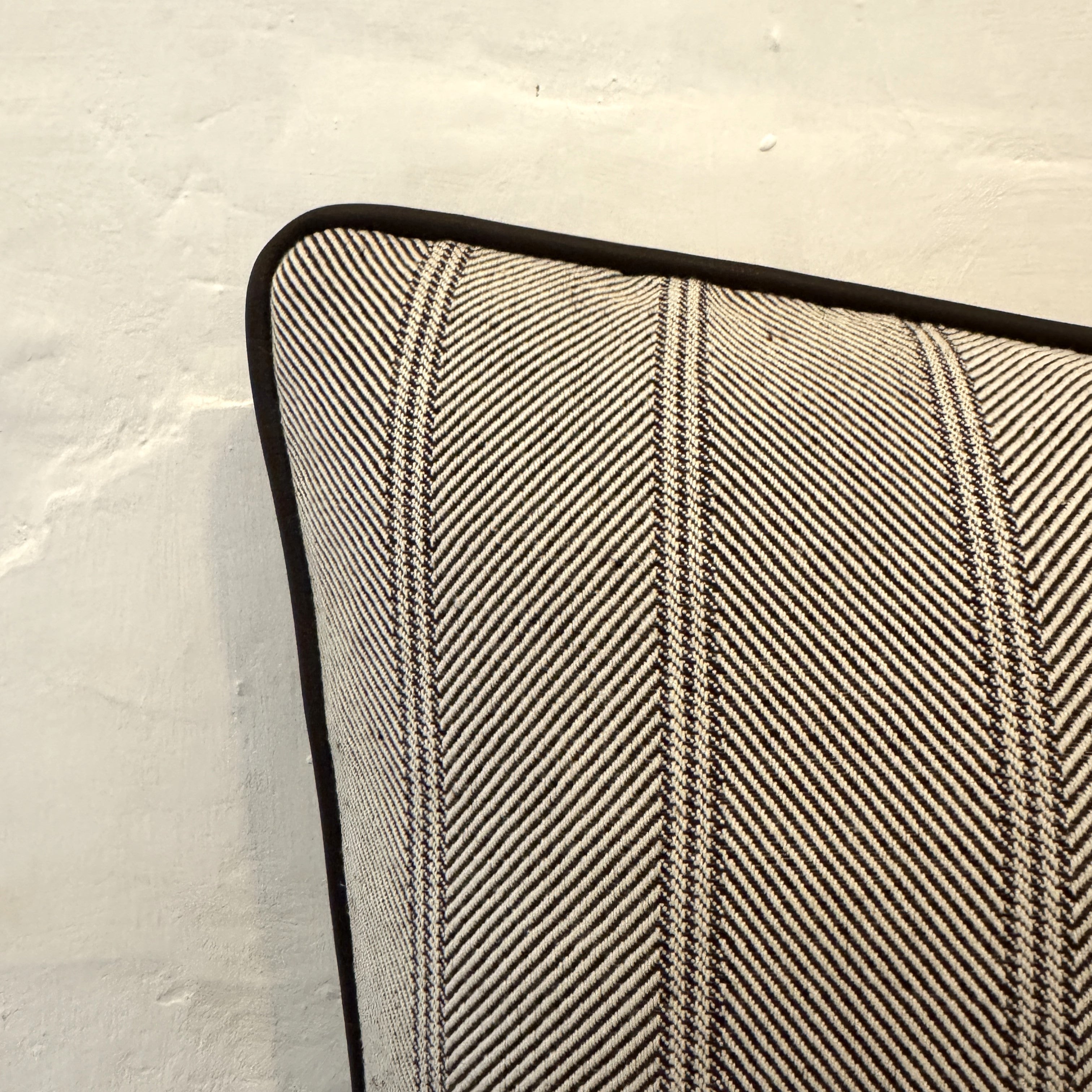 Grosseto 125 Dark Chocolate Cushion Cover w Leather Piping, 50x50cm