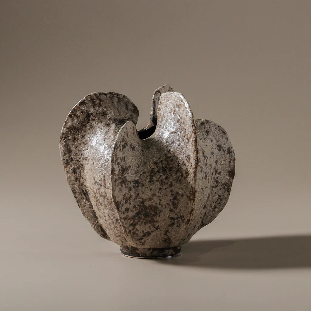 Dorsal Vase Rustic Brown Small