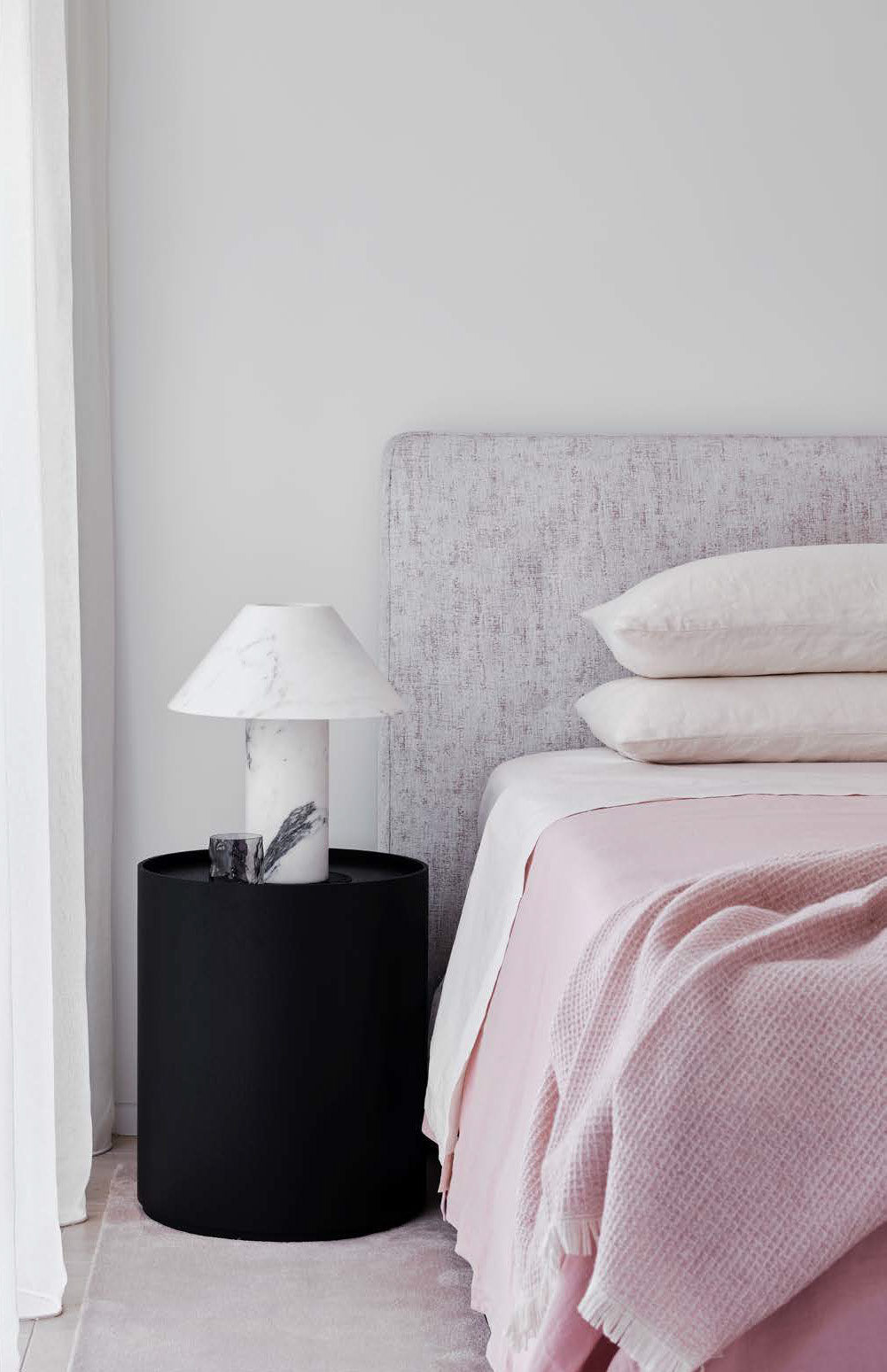 Rossi Moon Throw