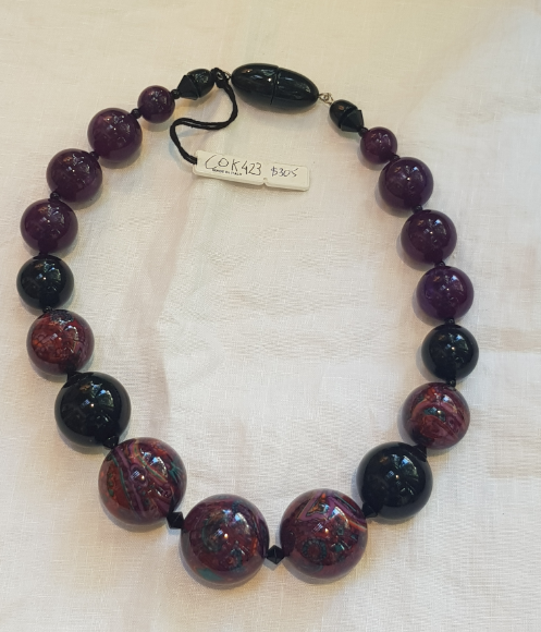Angela Caputi: Necklace. Armenia Ball Choker. COK423