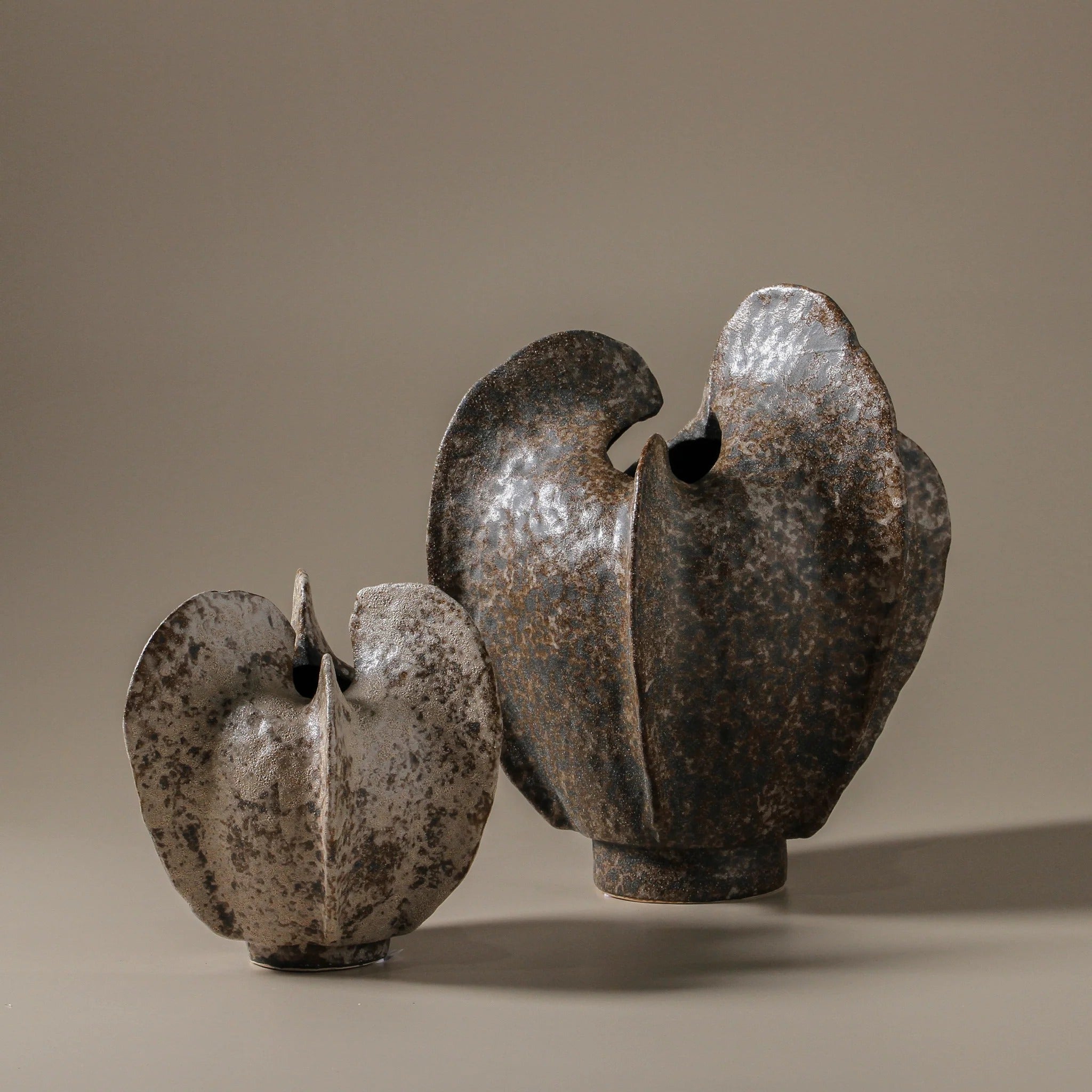 Dorsal Vase Rustic Brown Small