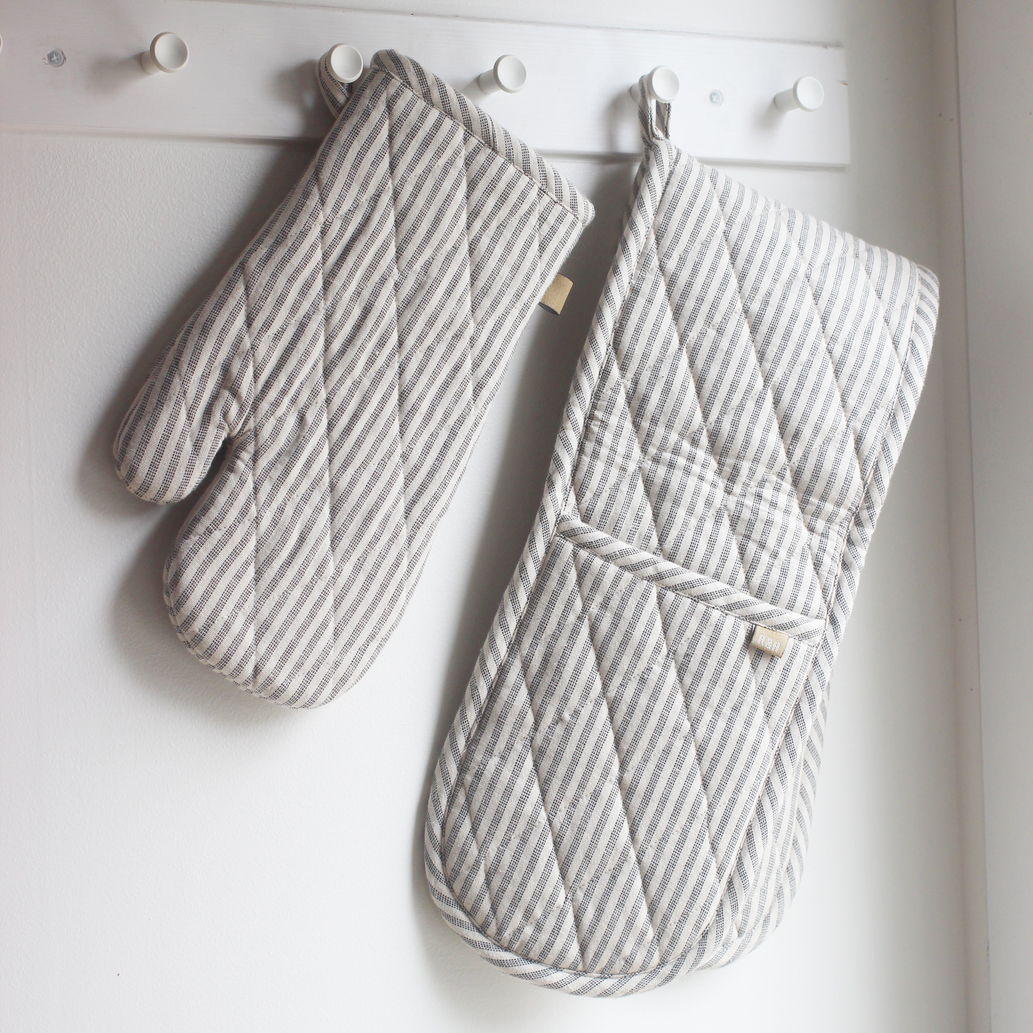 Manor Stripe Oven Glove