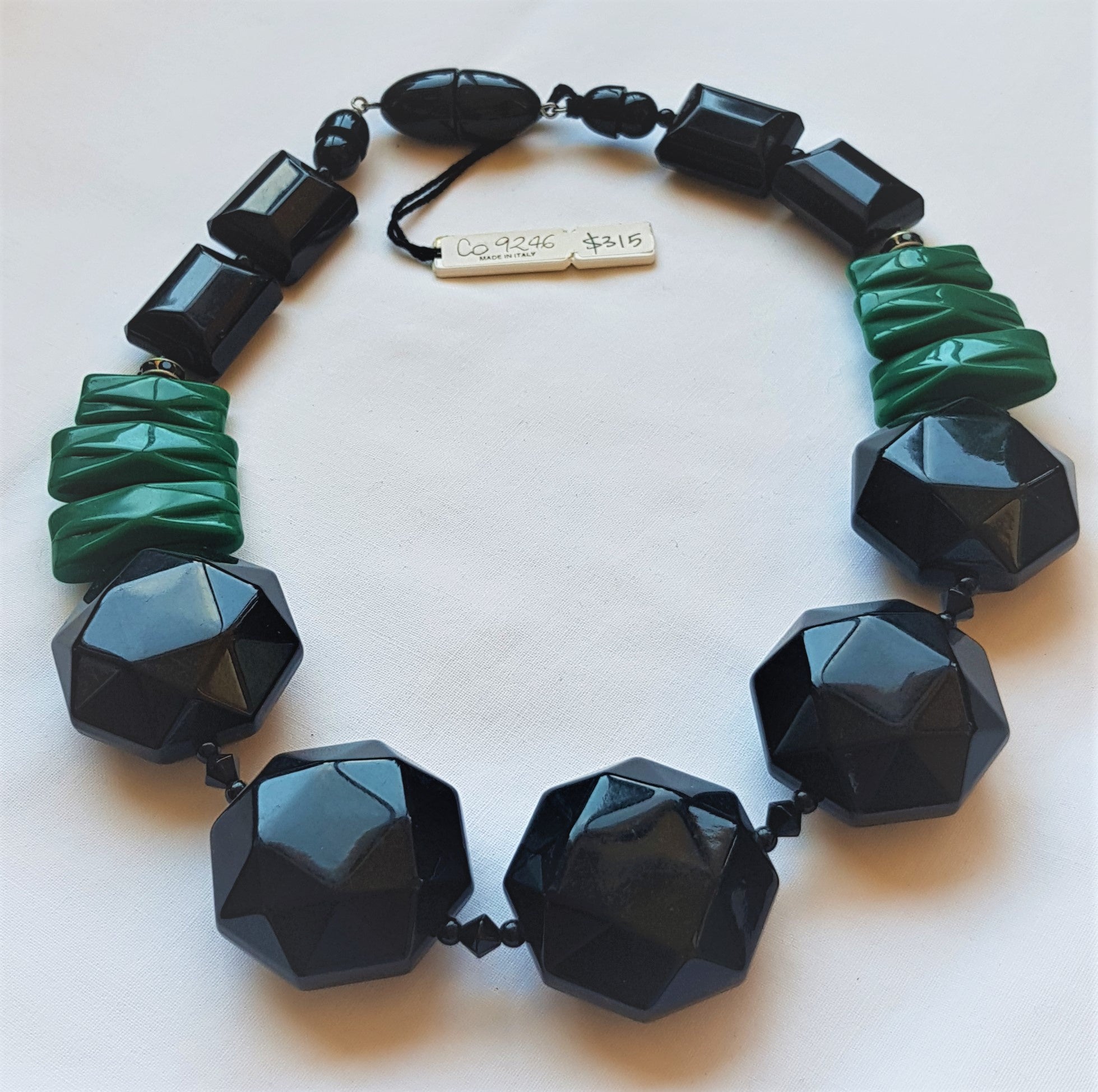 Pentagonal choker Necklace